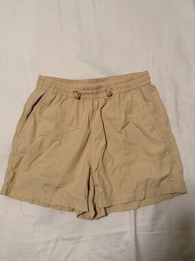Uniqlo Women's Beige Nylon Shorts